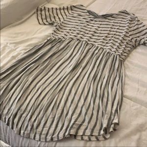 ⚪️ Grey / White Striped Maternity Top